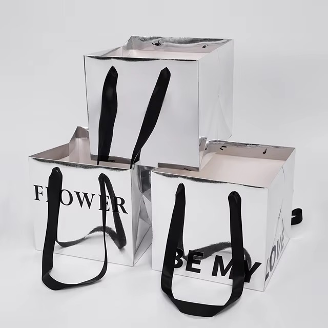 Luxury Ivory Board Square Silver Mirror Flower Gift Paper Bag