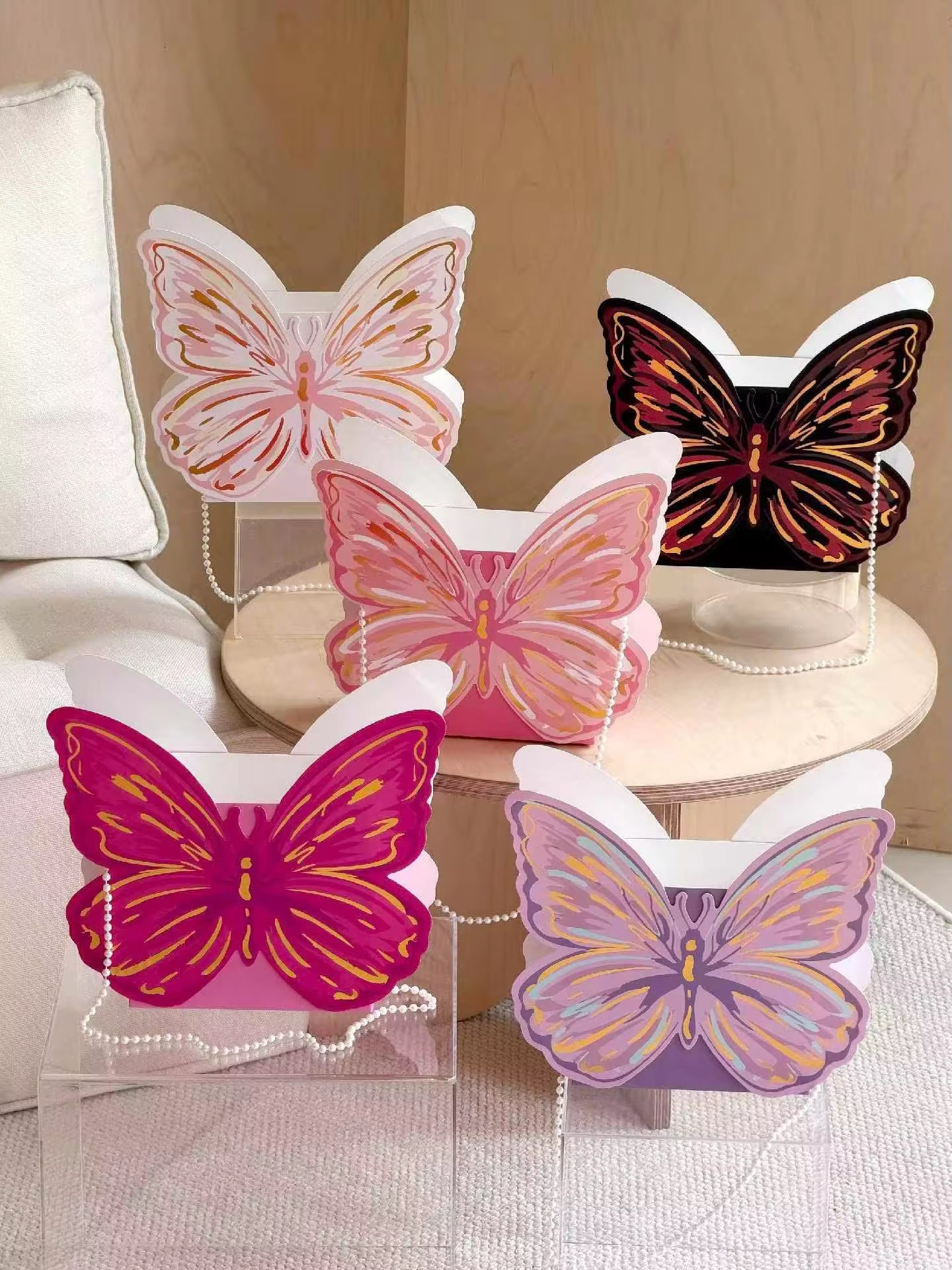 Pearl Chain Handle Flower Packaging Bag Waterproof Butterfly Design Bouquet Florist Arrangement