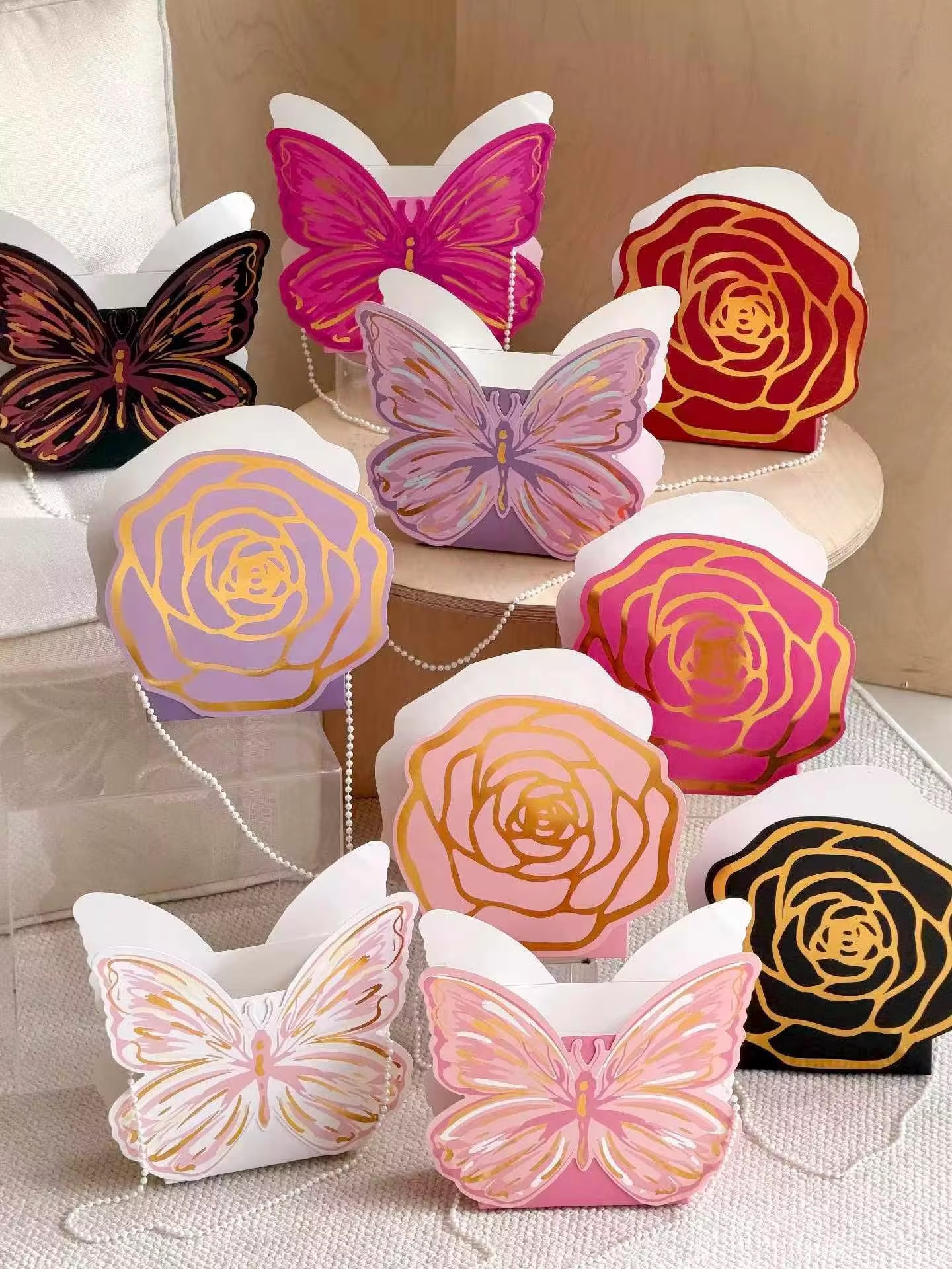Pearl Chain Handle Flower Packaging Bag Waterproof Butterfly Design Bouquet Florist Arrangement